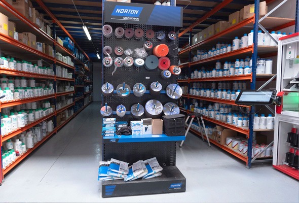 Estante delantero Norton del almacén de Jusacolor